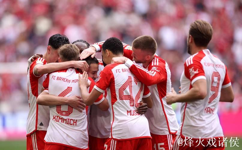 纪录之夜！拜仁药厂献进球大战 莱万又迎里程碑